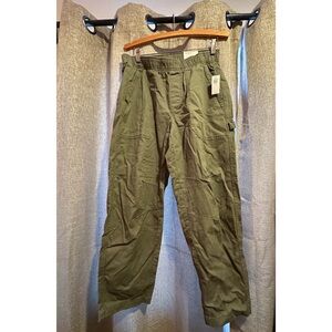 Old Navy Women's Straight Leg Pants in Olive